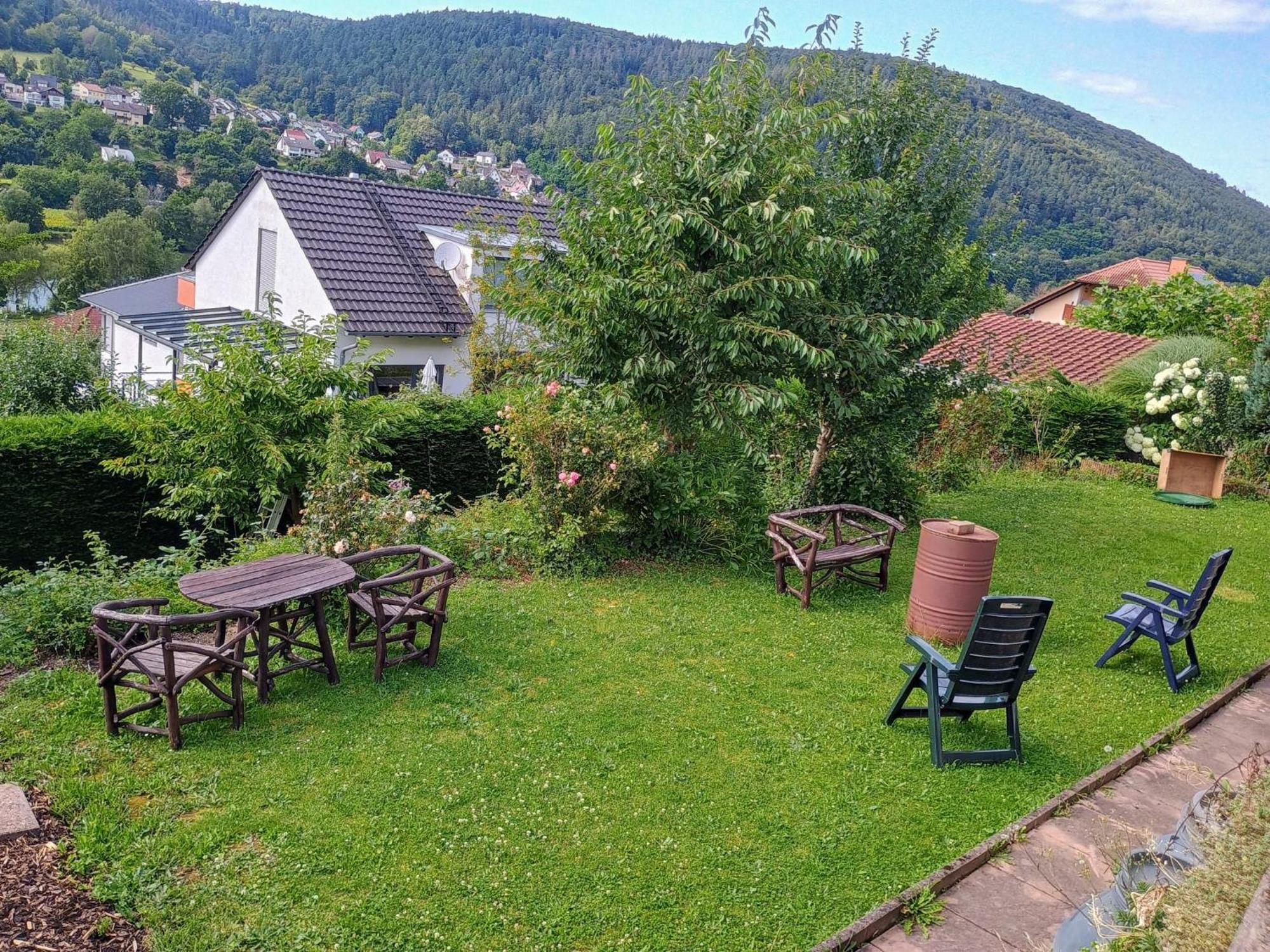 Appartamento Sleep&Chill - Ruhige Uebernachtung Mit Main-Blick Neustadt am Main Esterno foto
