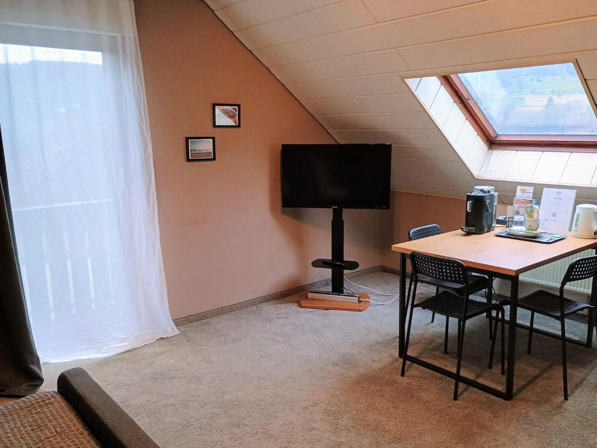 Appartamento Sleep&Chill - Ruhige Uebernachtung Mit Main-Blick Neustadt am Main Esterno foto
